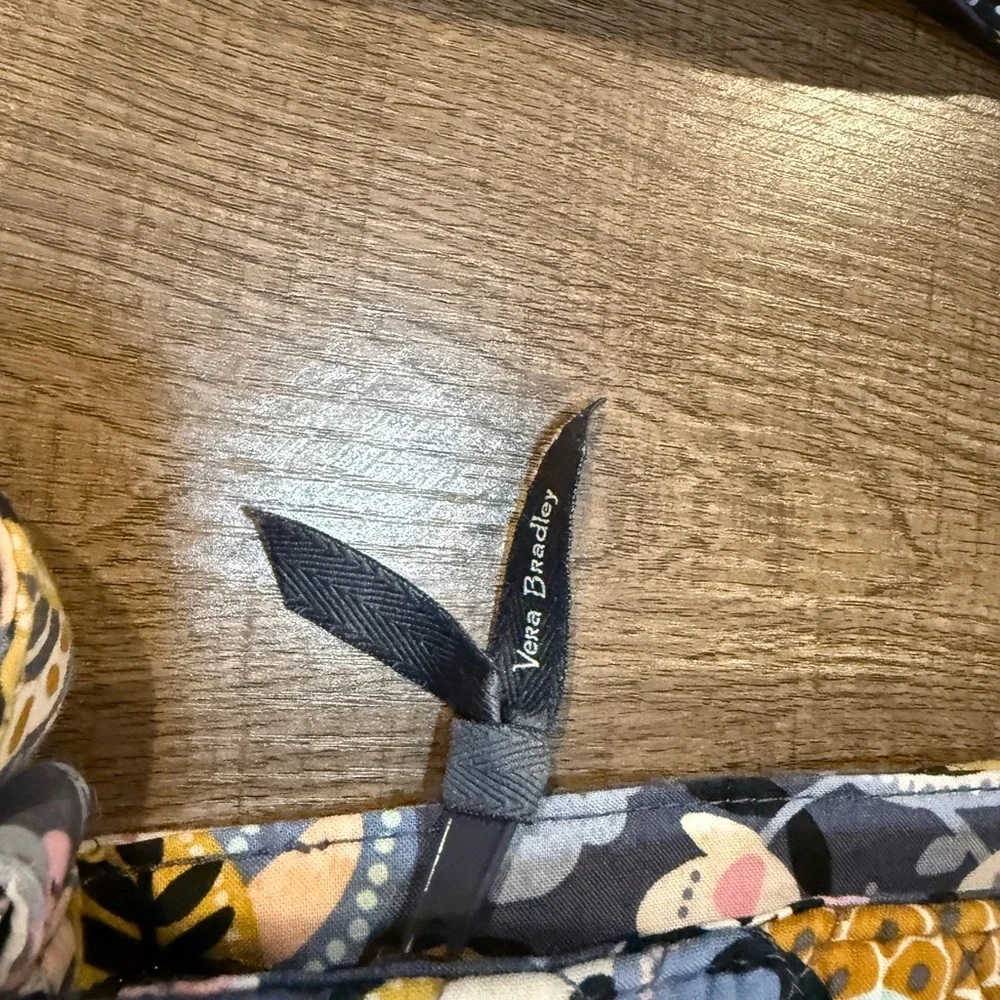 Vera Bradly - Picture 6 of 6